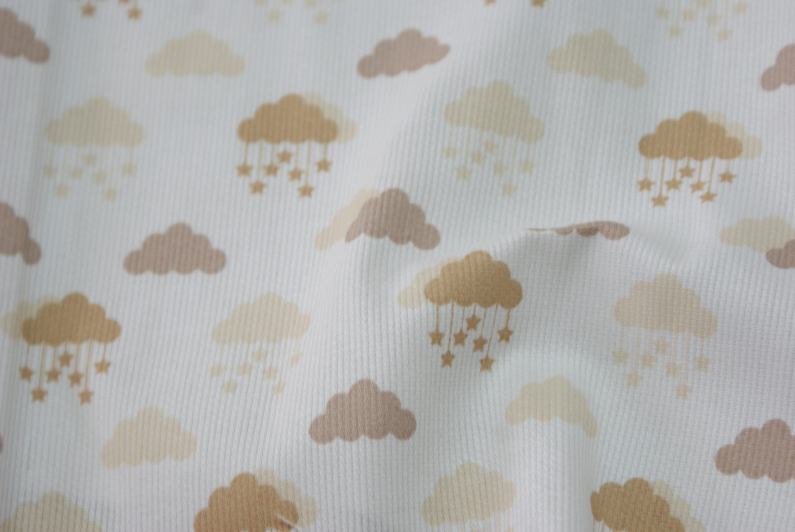Piqué nubes beige 1 Piqué nubes beige